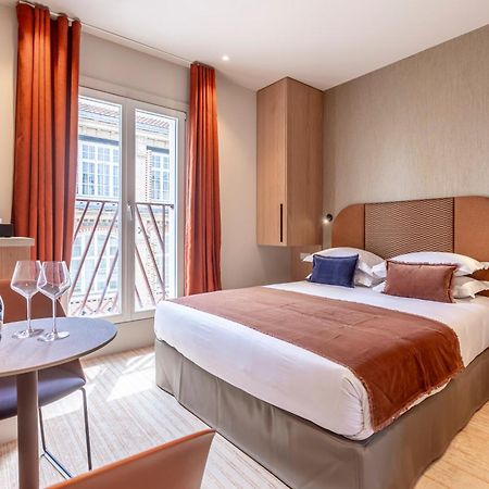 Suites Fl By Sweett Париж Екстериор снимка